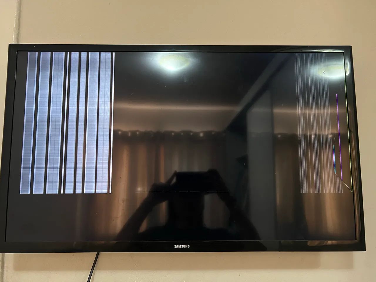 TV Samsung 32? Smart com defeito 