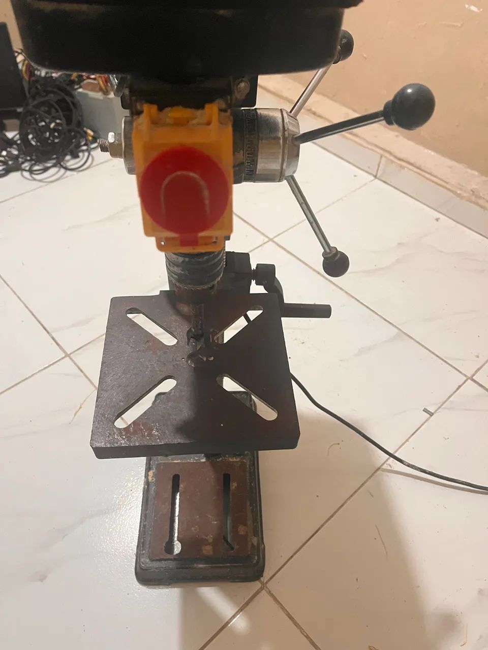 Furadeira de bancada 428514502384046082