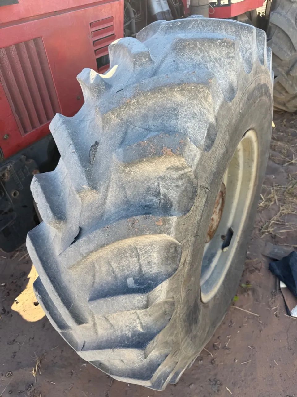 Trator Massey Fergunson 680 - Foto 5