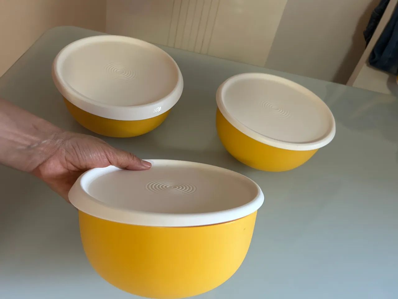 3  vasilhas com tampa da Tapawere 1,3 l - Foto 3