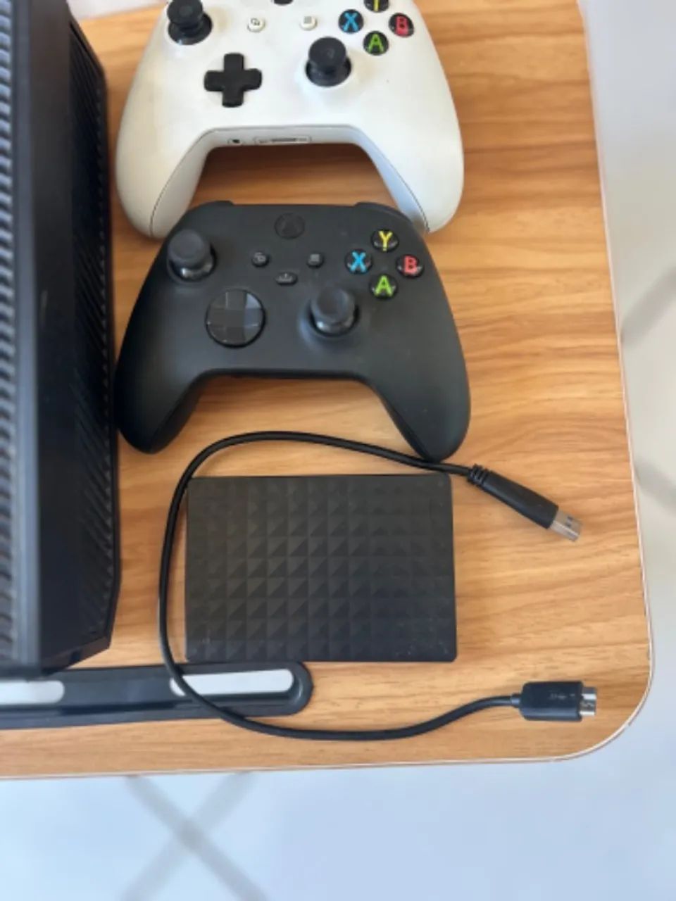 XBOX ONE 2 CONTROLES EXCELENTES E HD EXTERNO DE 500GB - Foto 2