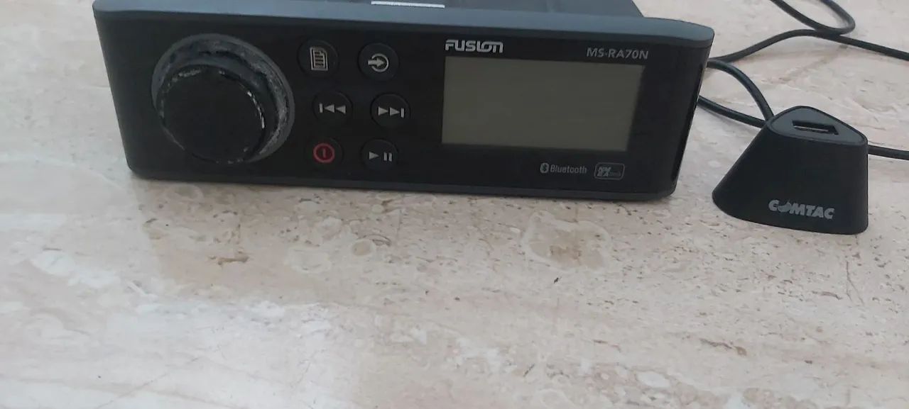 Rádio maritimo funcionando perfeitamente 