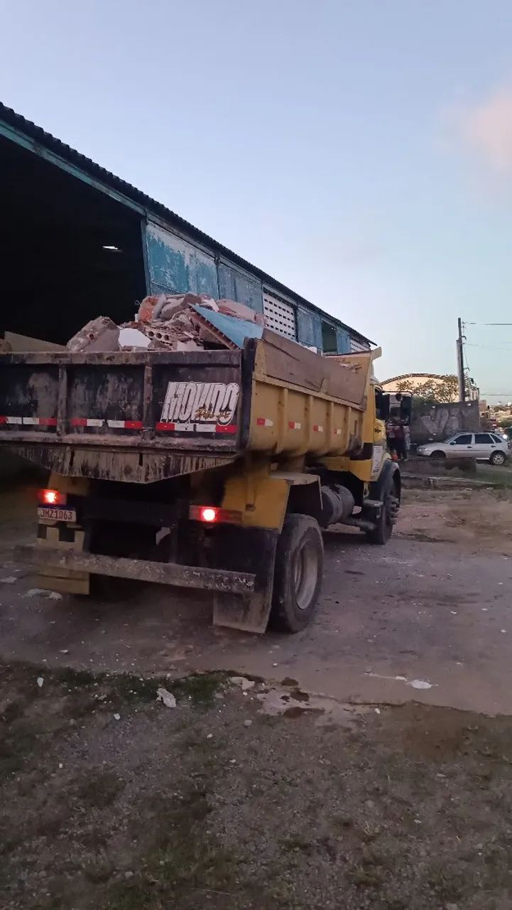 Caçamba: Areia, brita e aterro .  - Foto 4