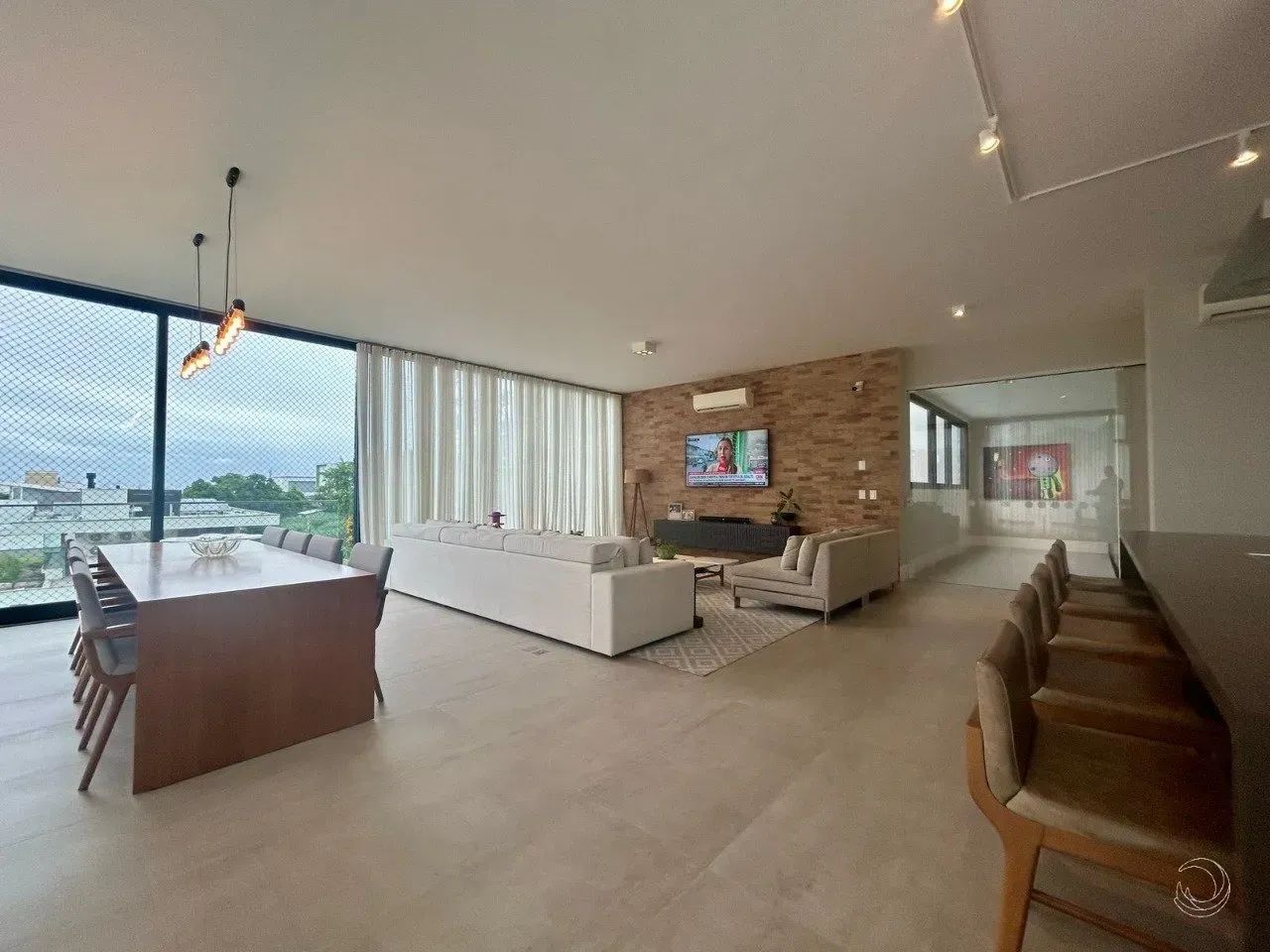 Imóvel para venda possui 560 metros quadrados com 6 quartos em Cacupé - Florianópolis - SC