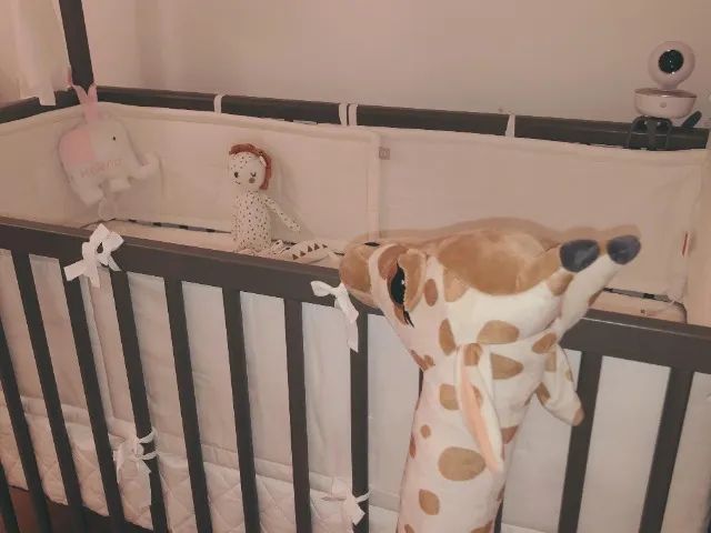 Quartinho com Berço/Cama Infantil Stokke| Cômoda/Trocador Stokke| Prateleira/Cabideir - Foto 4