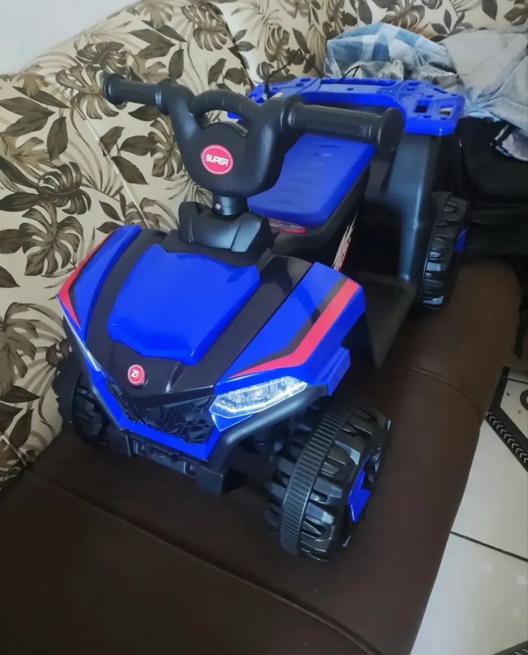 Mini quadriciclo infantil elétrico 