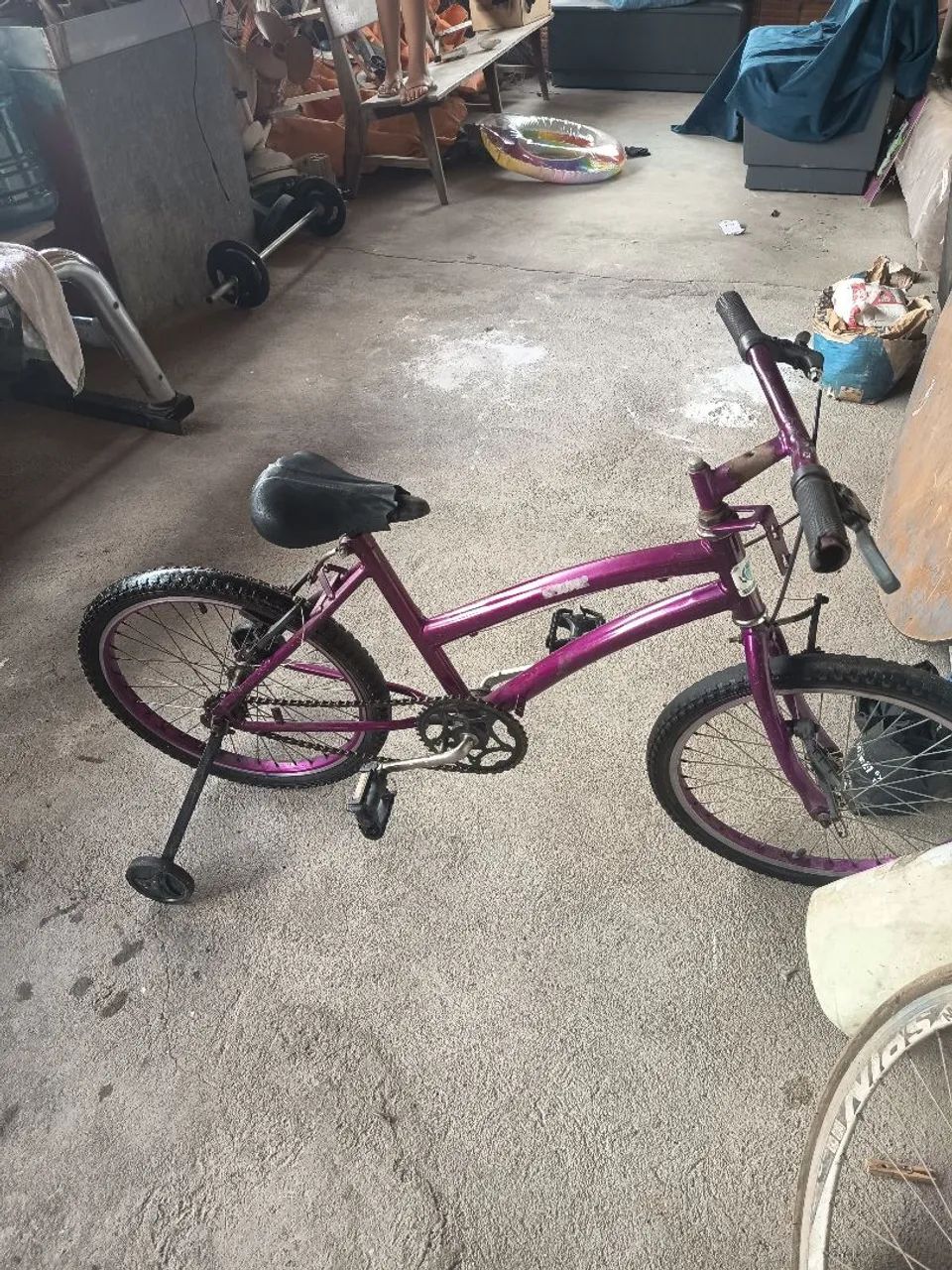 Bicicleta infantil roxa - Usada - Foto 3