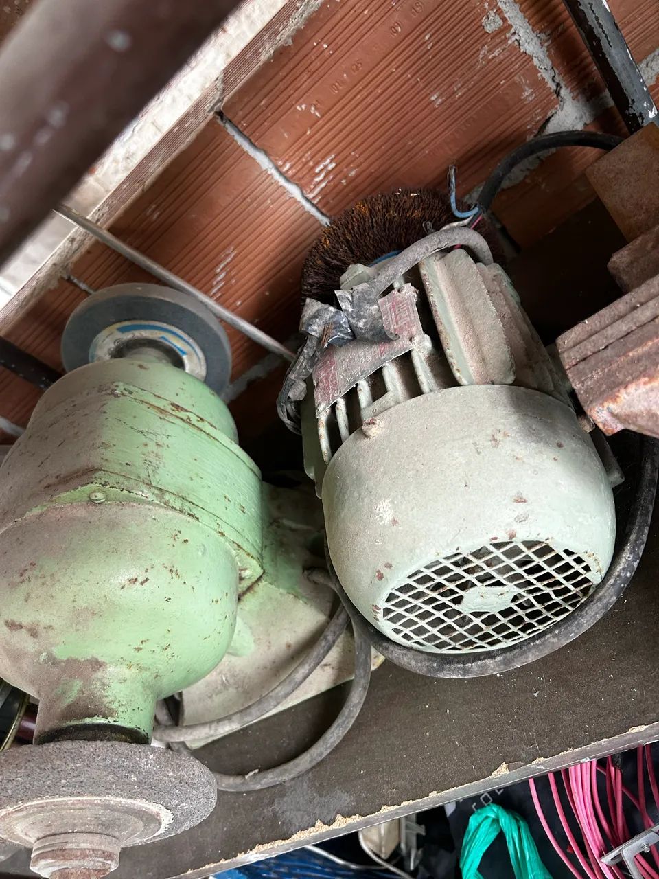 Vende se motoesmeril