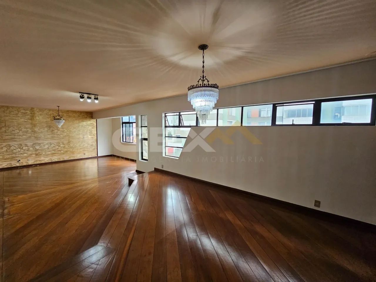 Apartamento à Venda com 04 Quartos no Centro de Divinópolis MG. - Foto 2