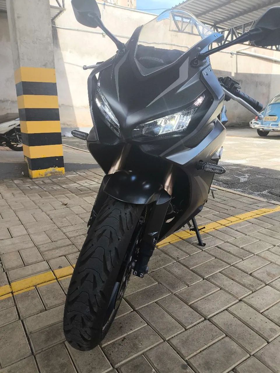 Honda CBR 650R - Foto 3