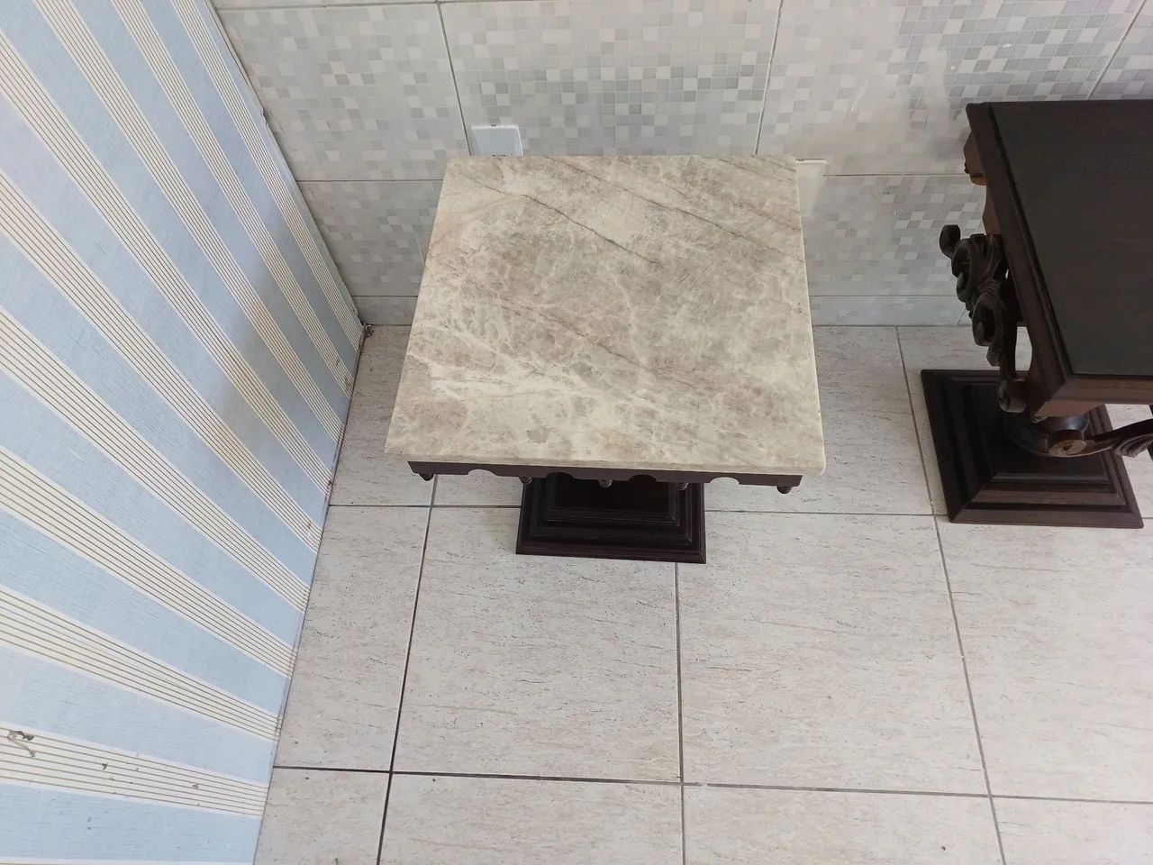 Mesa de canto com tampo em granito  - Foto 2