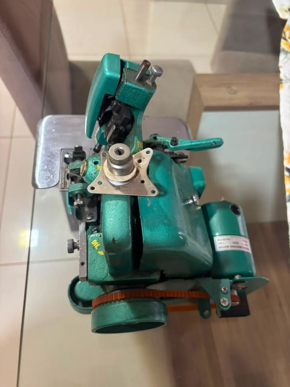 Maquina de Overlock Seminova  - Foto 2