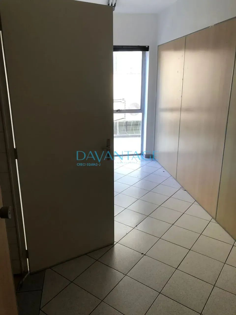 Conjunto para locação, com 100m2, com 3 salas, 2 banheiros, uma copa, ponto para ar condic - Foto 4