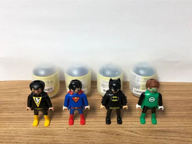 Kinder Ovo Playmobil DC Comics Batman, Adão Negro, Superman e Lanterna Verde - Foto 2