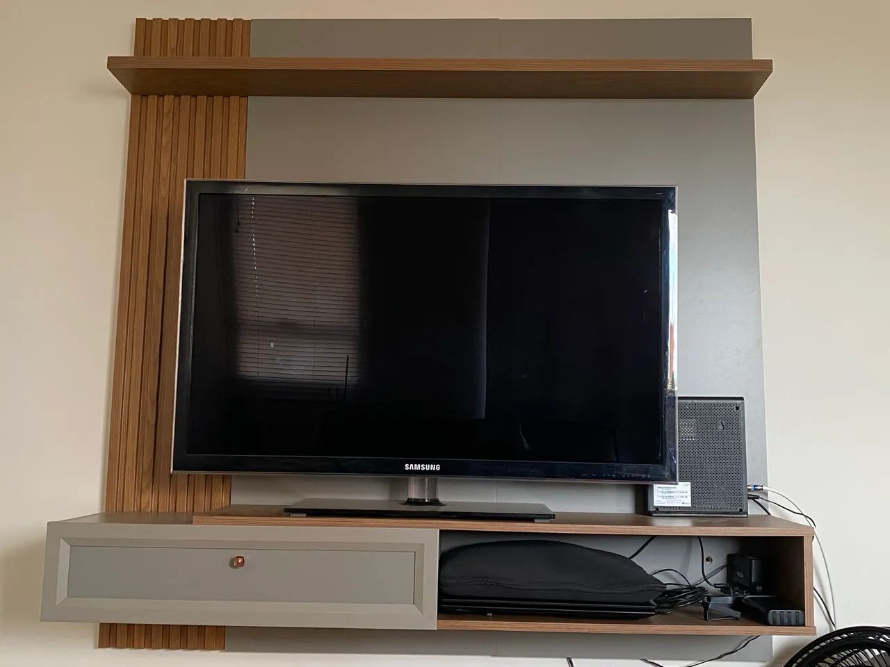 Painel de TV Suspenso 55 polegadas - Foto 2