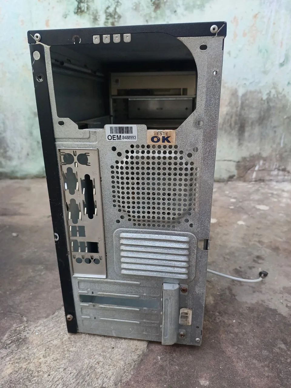 Gabinete PC com leitor de disco