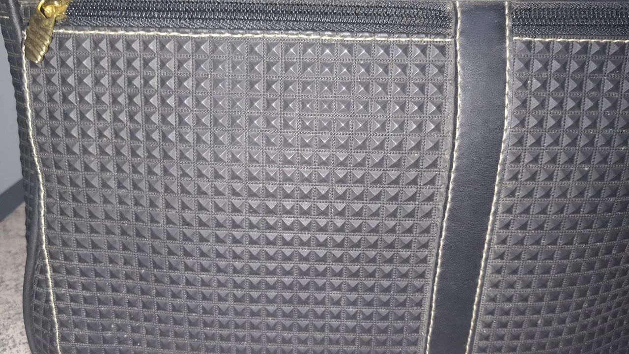 Bolsa em material emborrachado para notebook - Foto 2