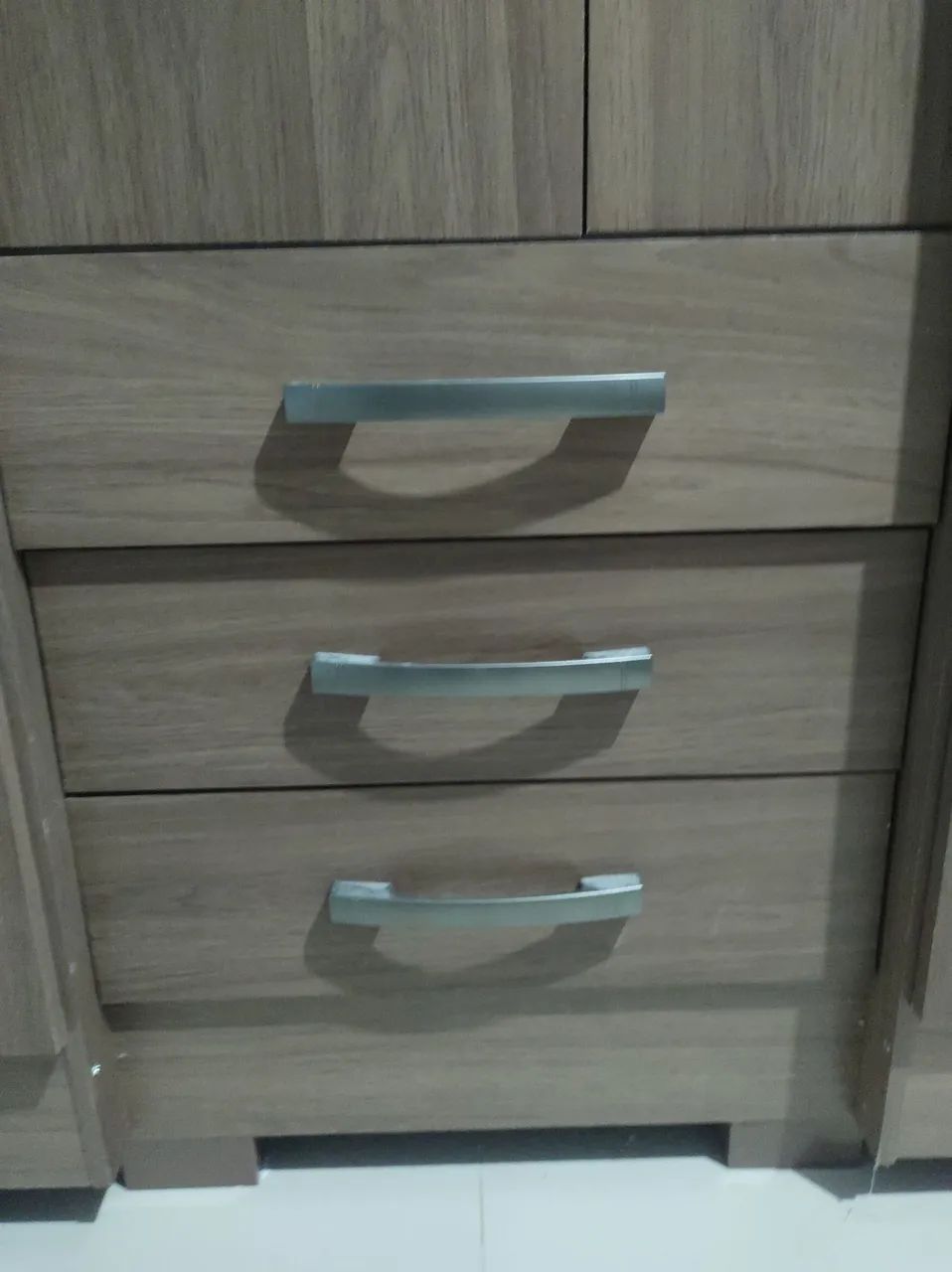 VENDE-SE GUARDA ROUPA SEMI NOVO - Foto 4