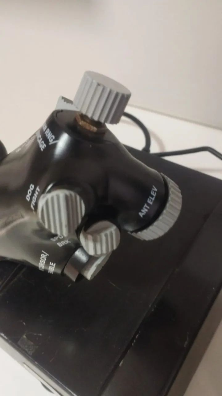 Thrustmaster HOTAS Cougar - Joystick + Throttle F-16 - Raro - Foto 4