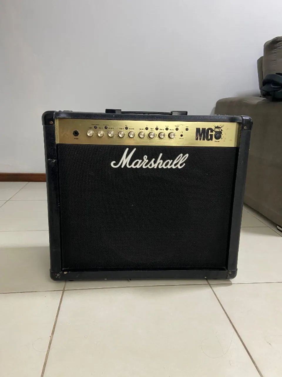 Amplificador Marshall MG100fx