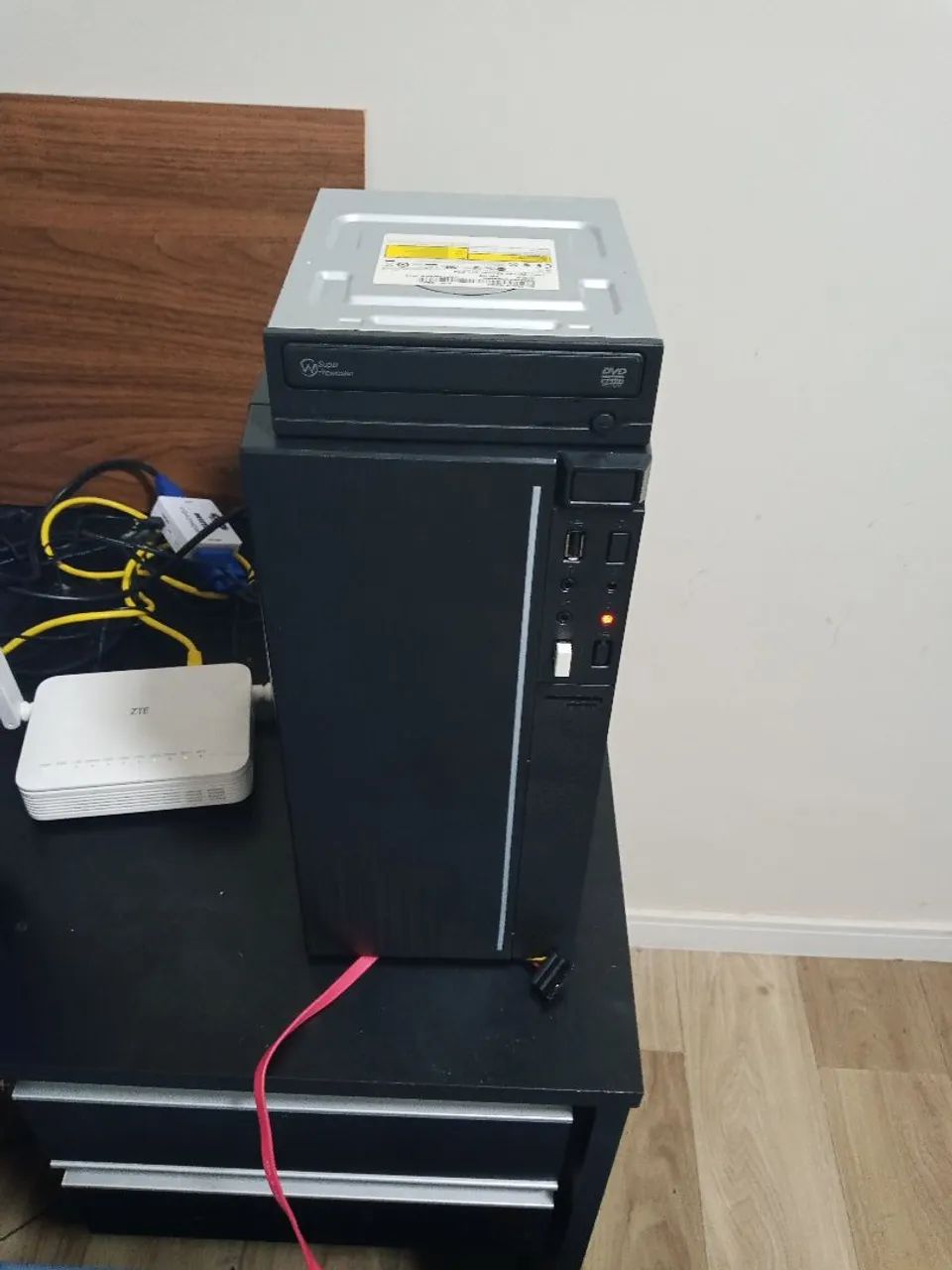 VENDO CPU COMPLETA MAIS ACESSORIOS FUNCIONANDO PERFEITAMENTE 