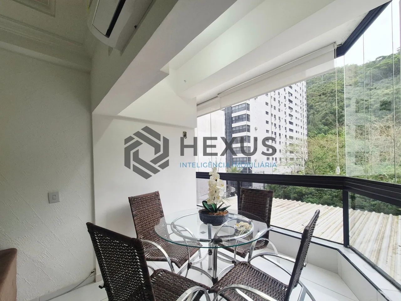 Apartamento com varanda e lazer nas Pitangueiras, Guarujá - Foto 4