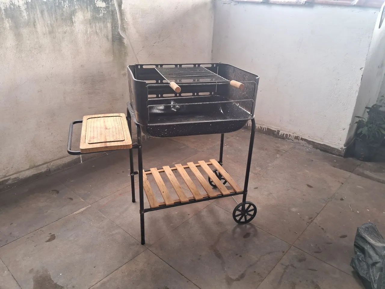 Churrasqueira de rodinha  - Foto 2