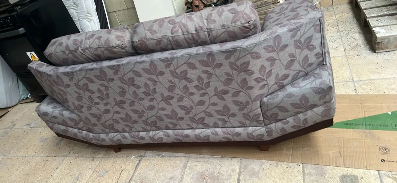 Vendo sofá 2 lugares - Foto 2