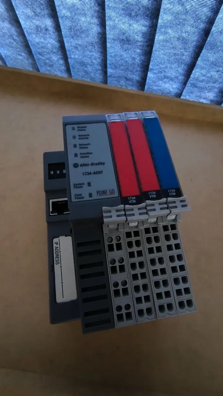 Remota Allen-Bradley 1734-AEMT com brinde