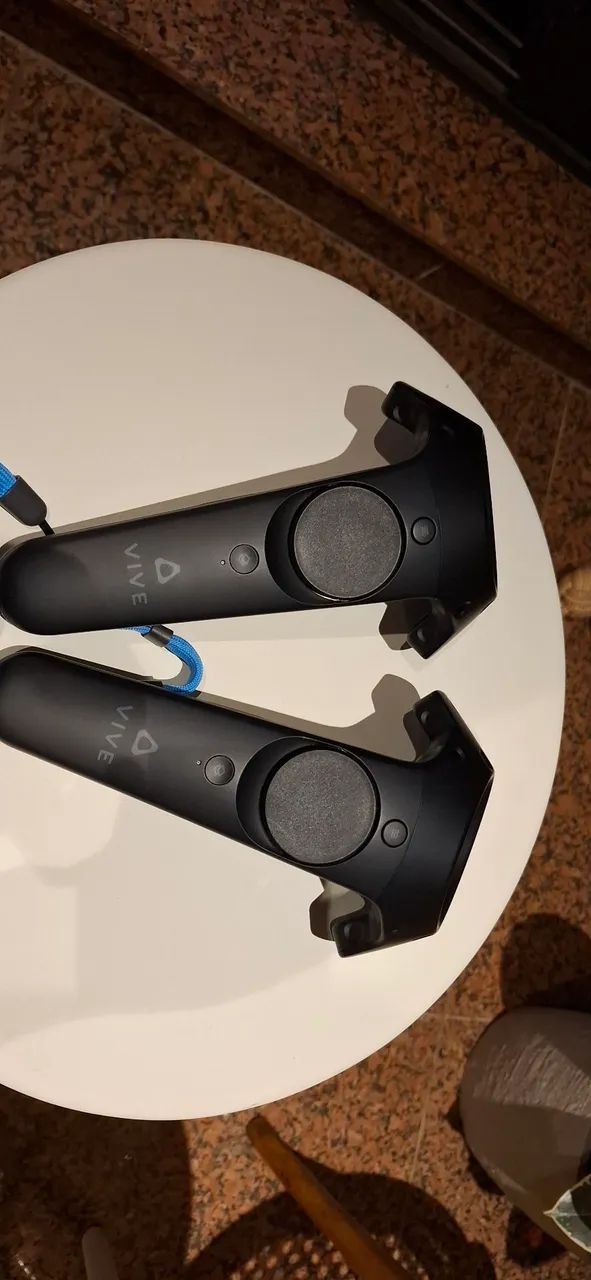 Óculos VR HTC VIVE completo com caixa e controles - Foto 4