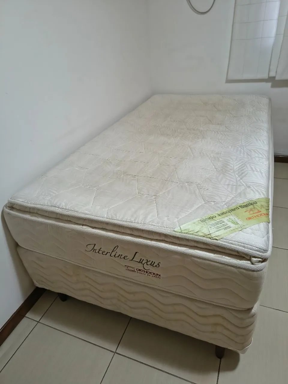 Box com cama auxiliar solteirão com colchão de mola