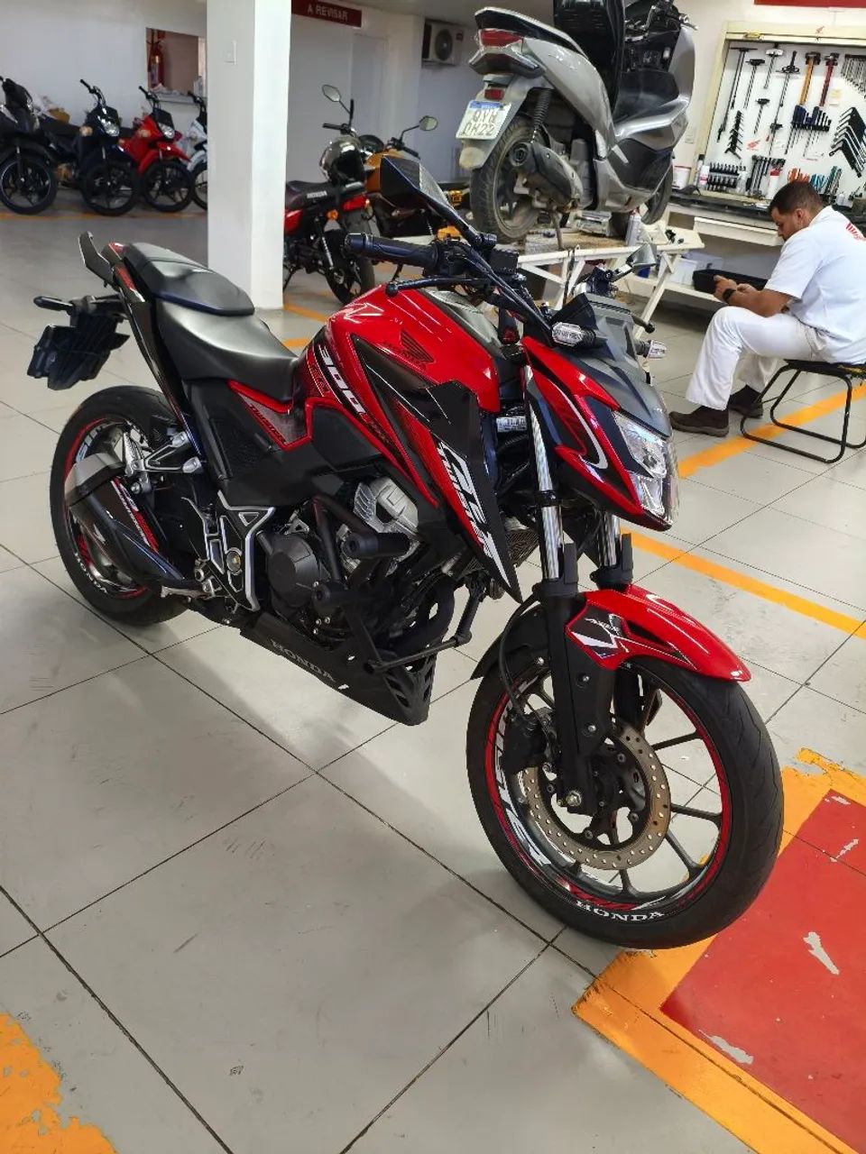 CB 300F  - Foto 2