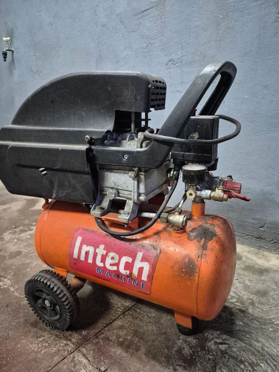 Compressor 24 litros usado 