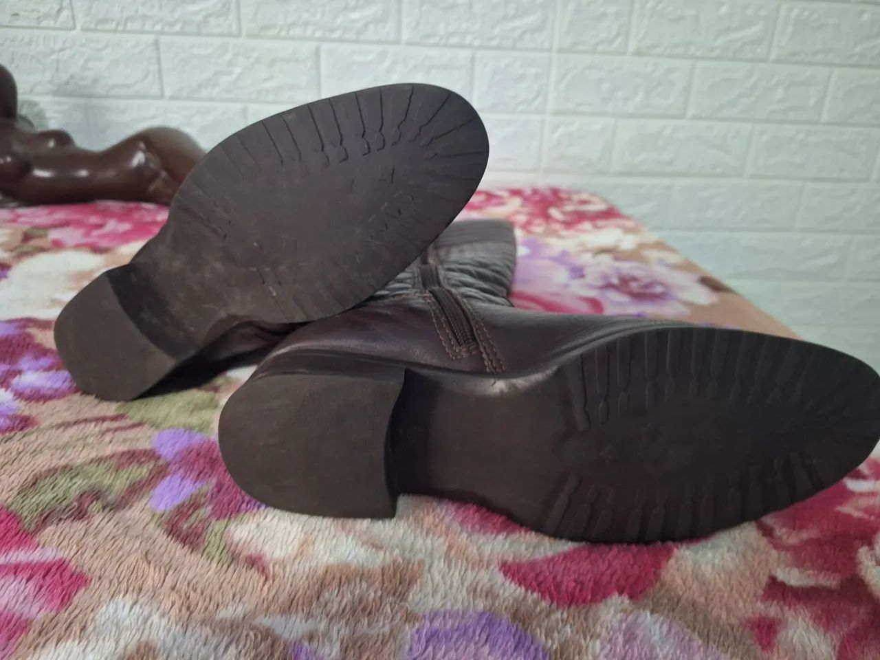 Bota em couro legítimo num 37/38 - Foto 3