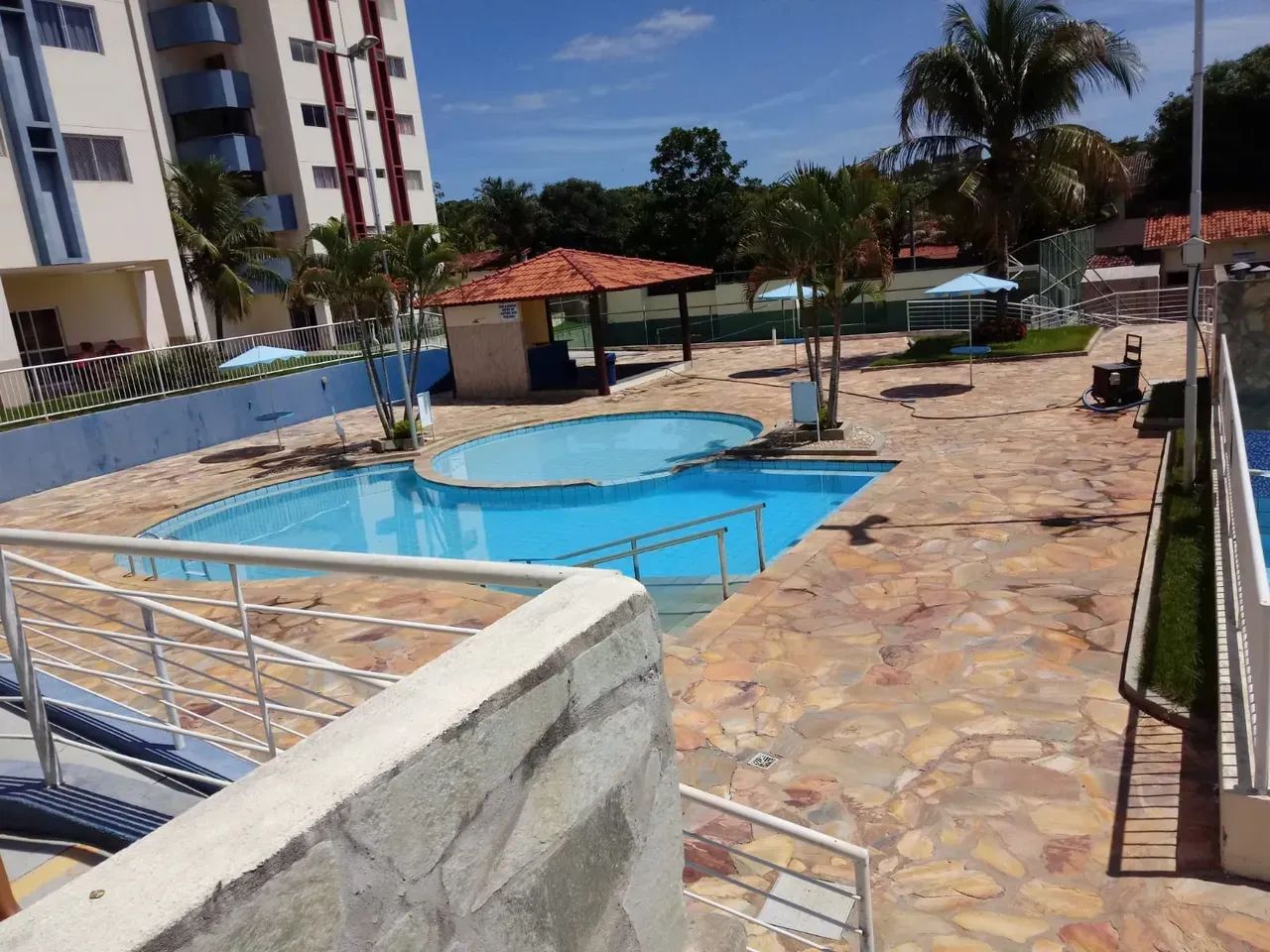APARATAMENTO COM DOIS QUARTOS EM CALDAS NOVAS.