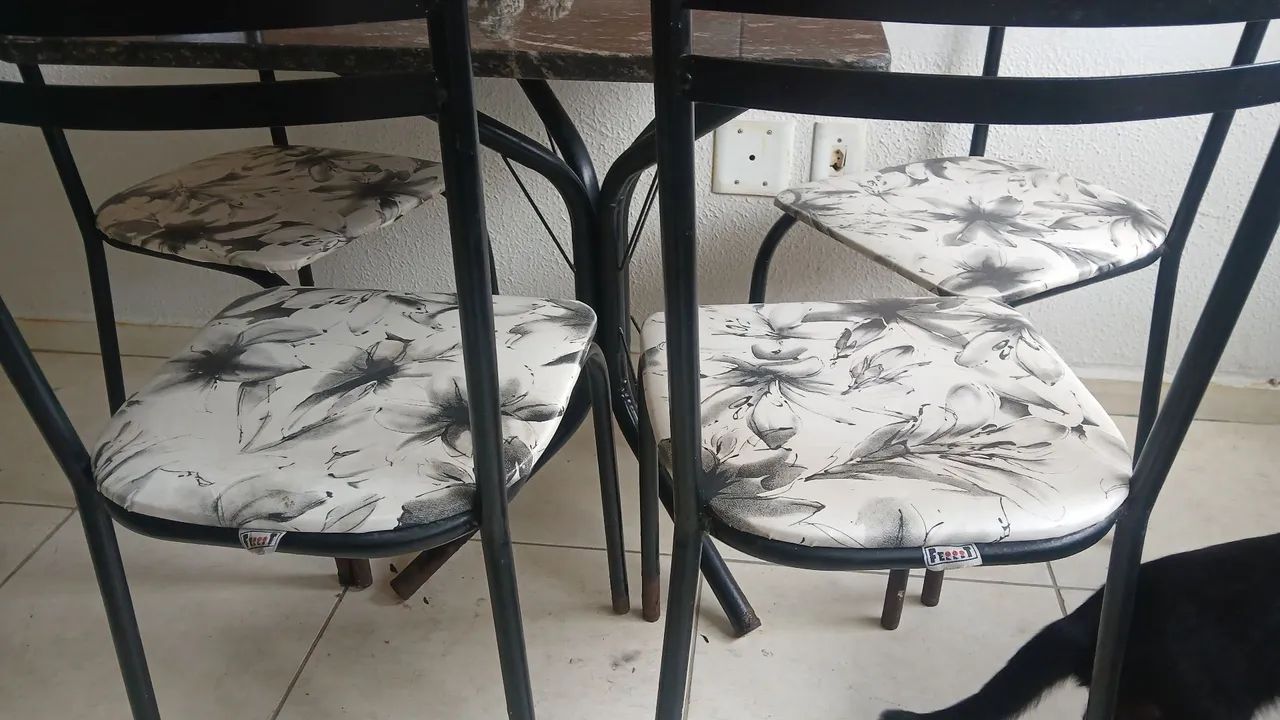 Mesa de 4 cadeiras  - Foto 2