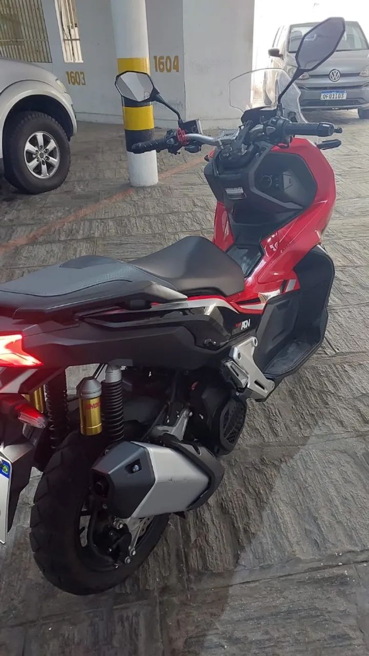 HONDA ADV 2023 com 6 mil km NOVA - Foto 2