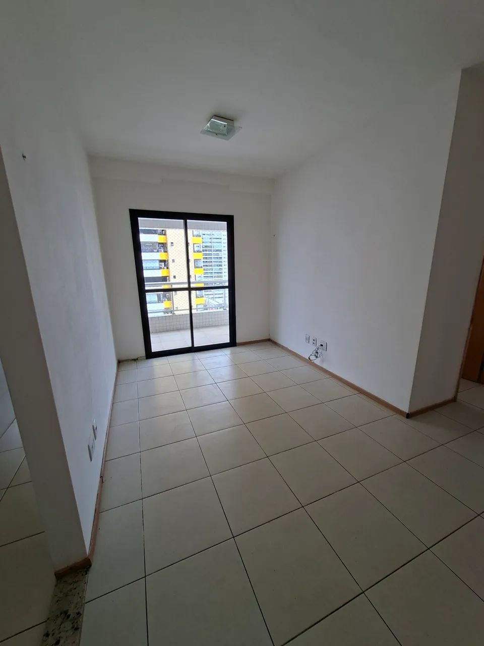 The One Residence, 3 quartos, 8º andar.