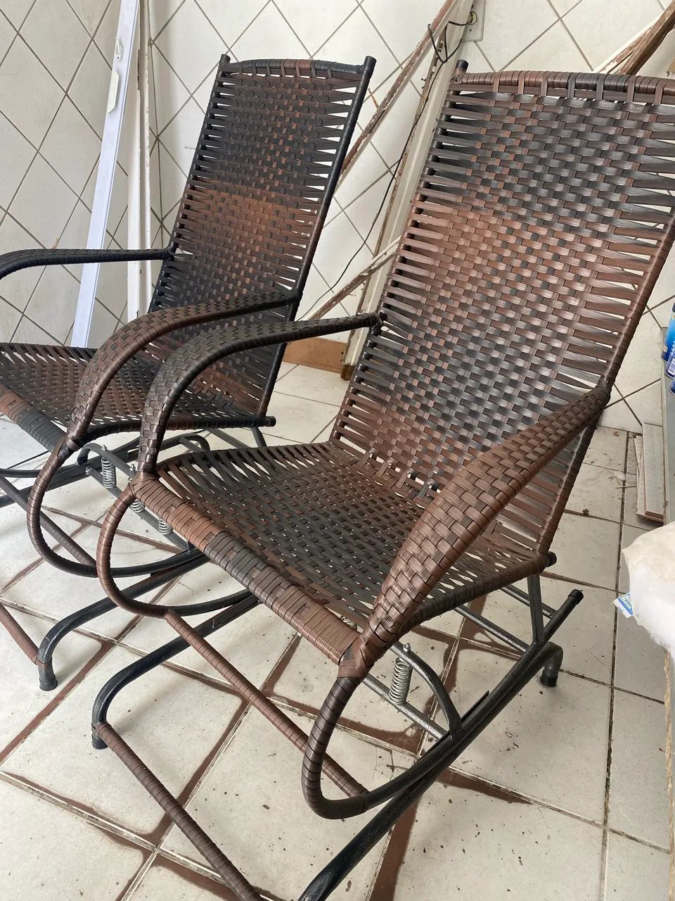 Vendo duas cadeiras de balanço  - Foto 2