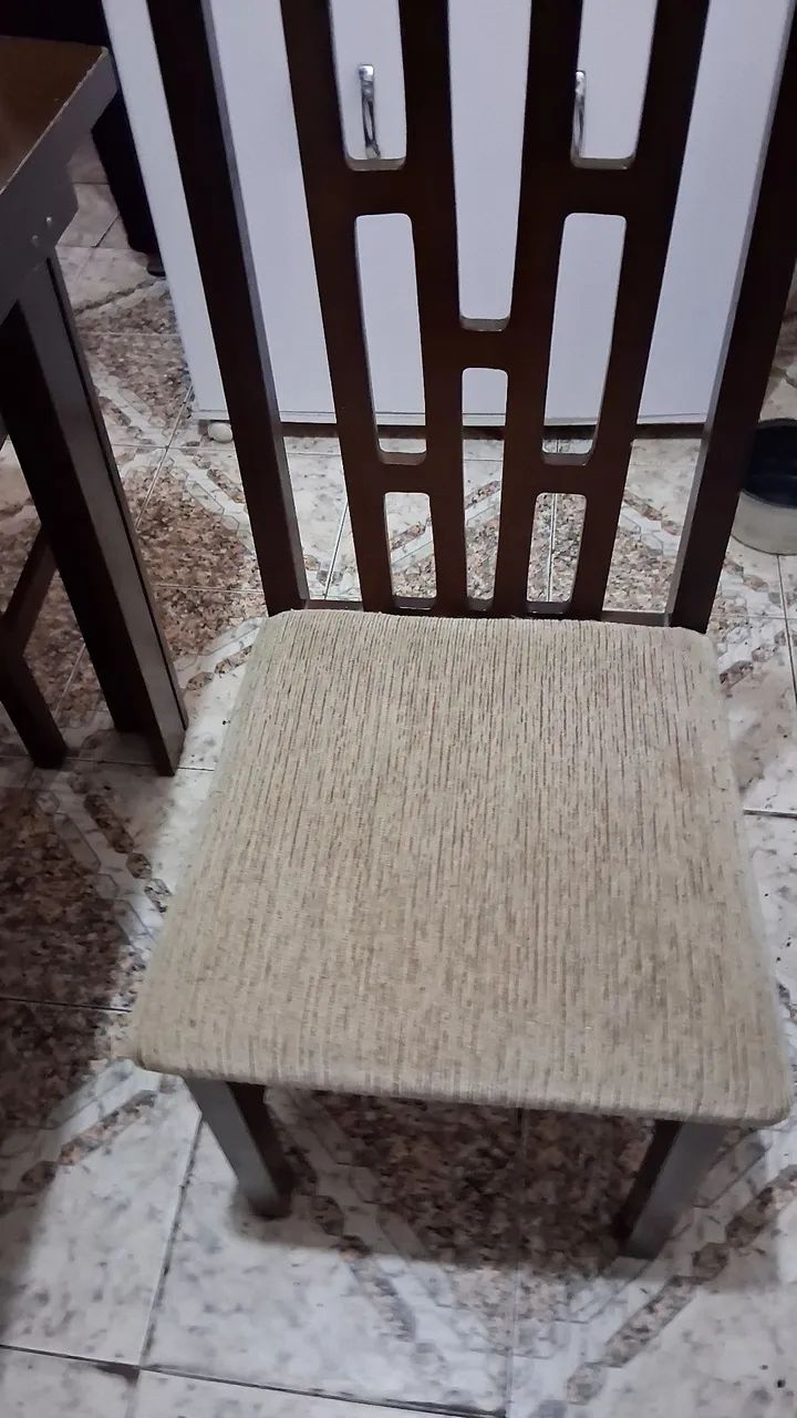 Mesa com 4 cadeiras - Foto 2