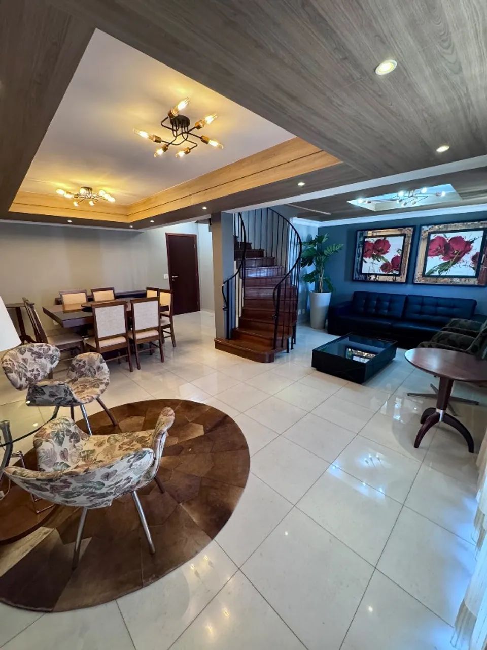 Cobertura duplex, com piscina, 4 quartos, 3 suítes no centro de Dourados