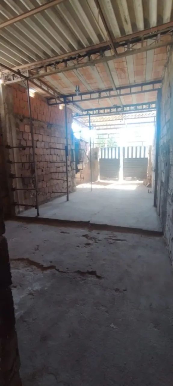 Vendo galpão , com 1 banheiro e 1 quarto ,ideal para ampliar  em cima . - Foto 3