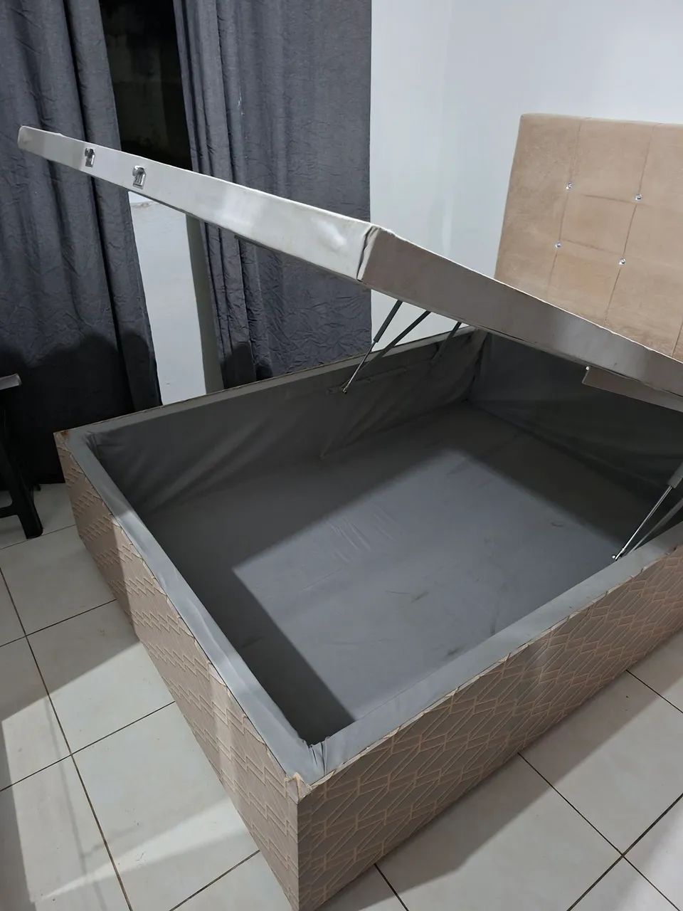 Cama de casal, base baú, colchão e cabeceira - Foto 5