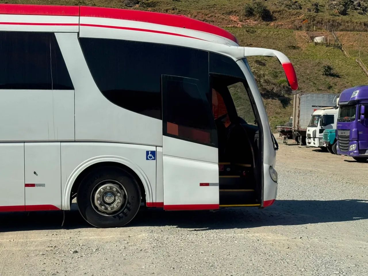 Ônibus de viagem  - Foto 2