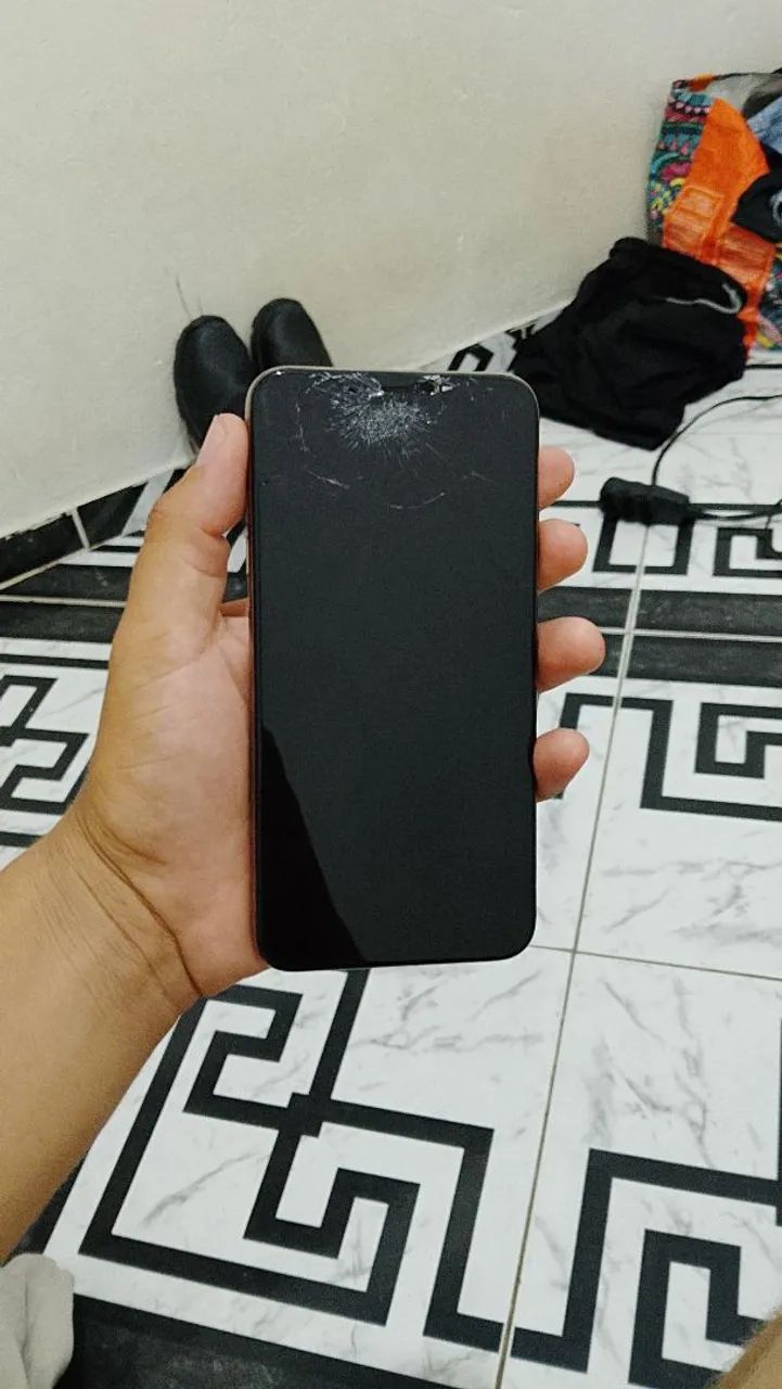 iPhone xs max 256gb $600