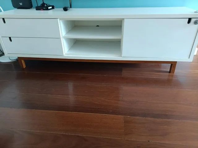 Rack para TV moderno branco - excelente estado - Foto 2