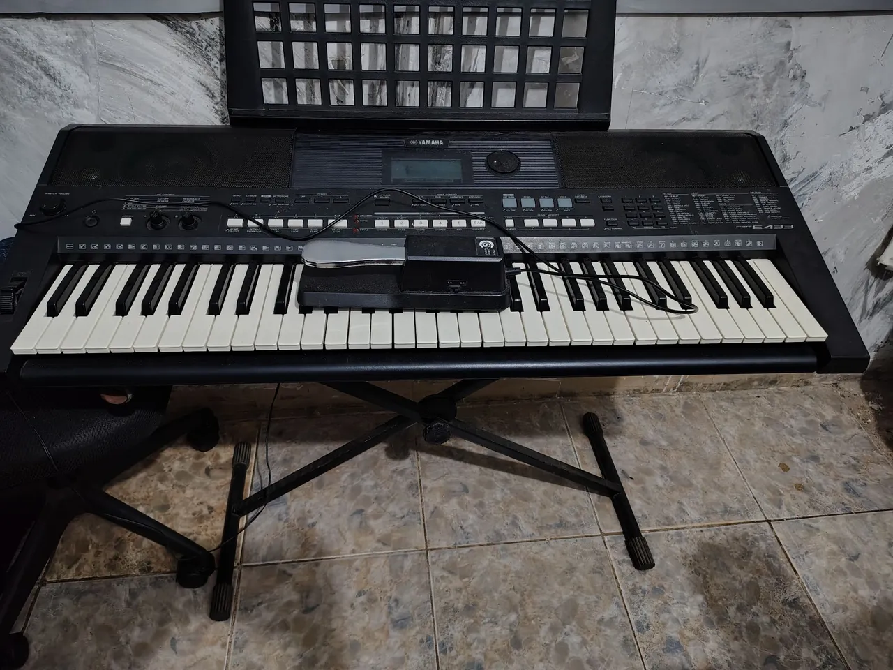 teclado yamaha psr e433