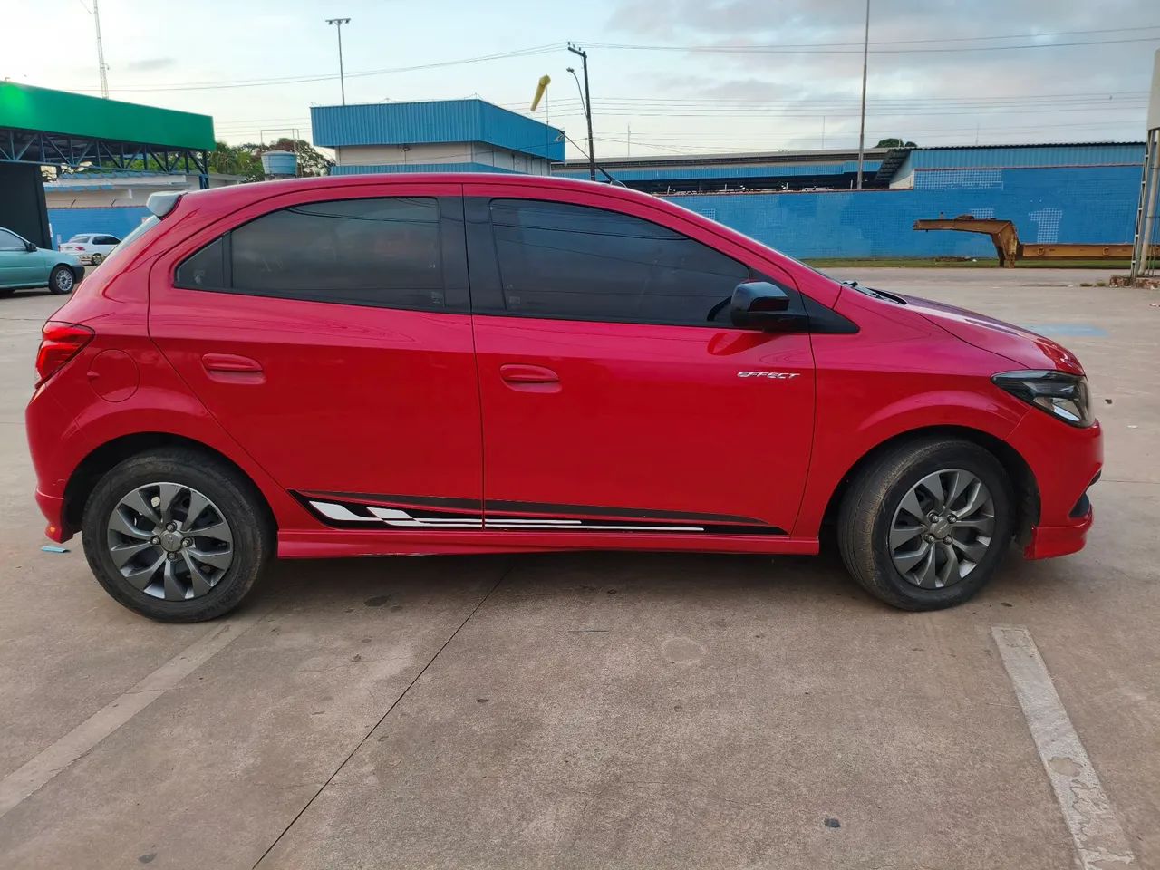Chevrolet Onix Hatch Effect 1.4 8V Flex Power Mec. 4P 2016 - Foto 4