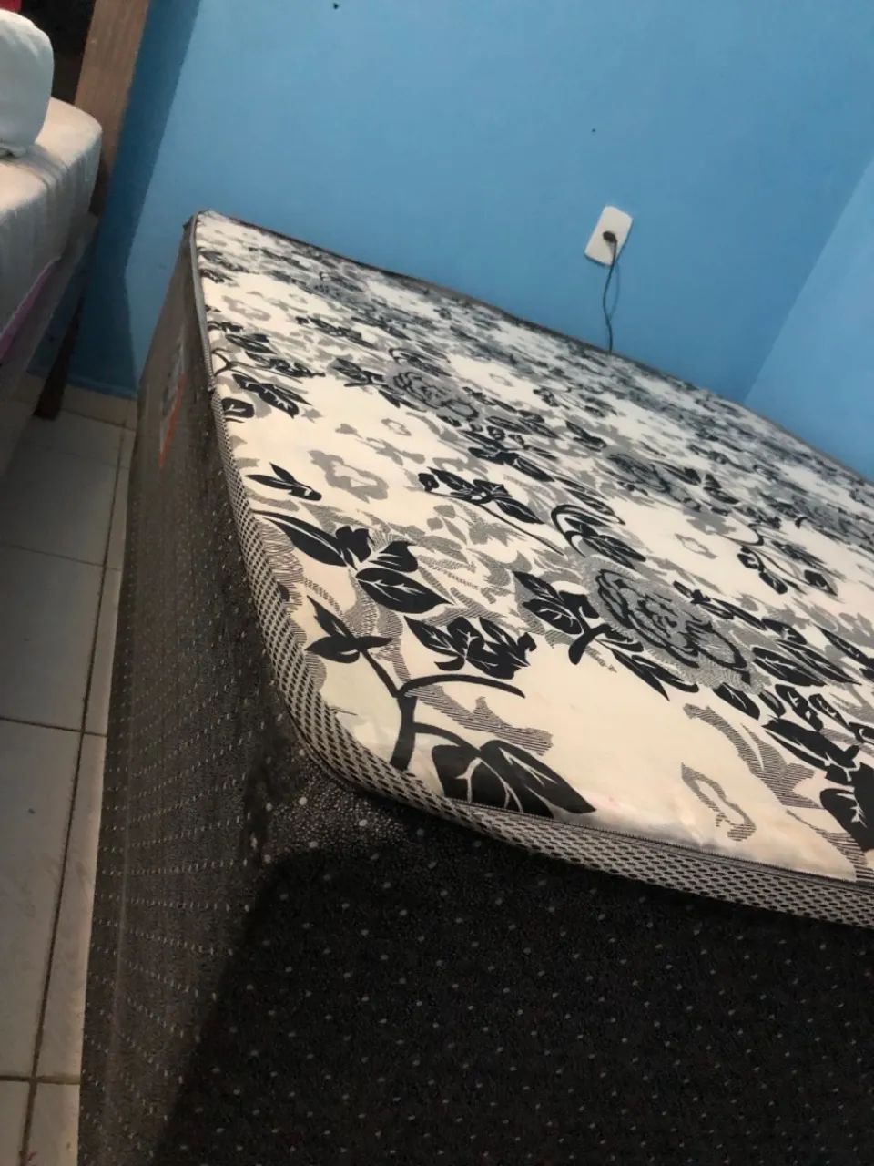 Cama de casal + colchão de brinde  - Foto 3