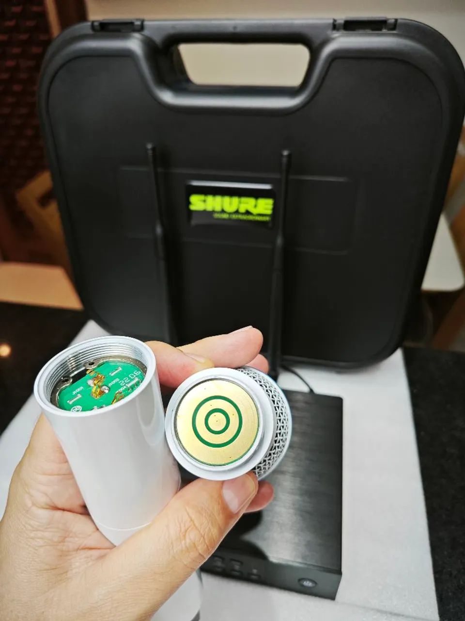 MICROFONE SHURE QLXD4 BETA 58 BRANCO - Foto 4